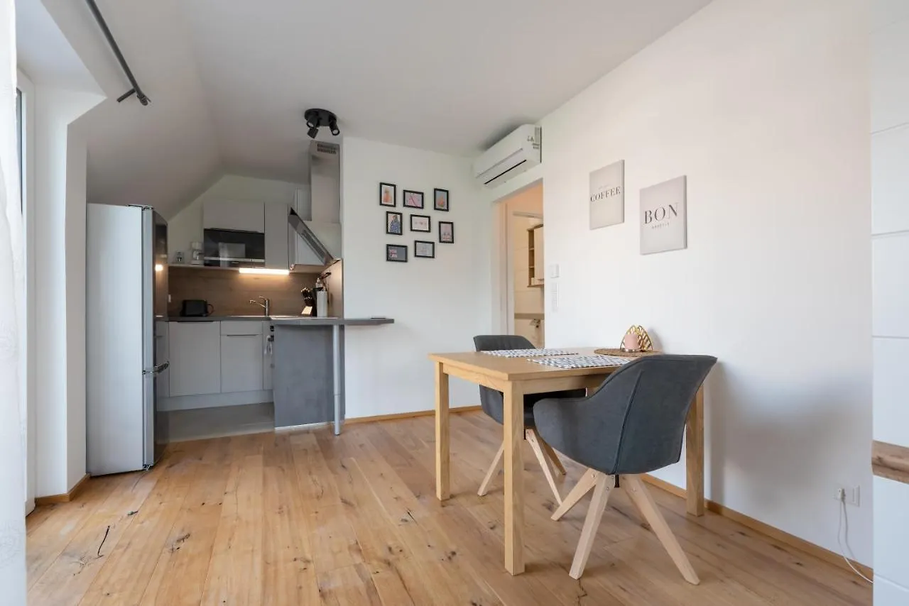 Gruene Ruhelage, 20 Minuten Ins Zentrum Und Parkgarage Vienna Apartment